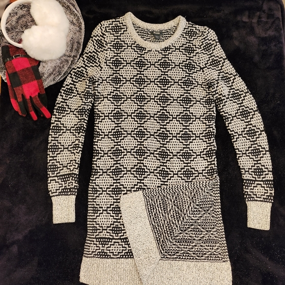 Roots "Snowy Fox" Side-Slit Tunic Sweater - Picture 2 of 7